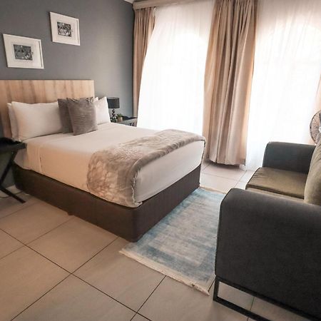Menlyn Maine: The Exquisite Lunette Pretoria-Noord Buitenkant foto