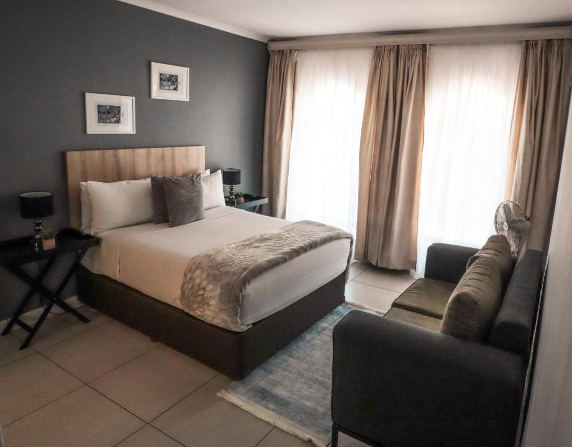 Menlyn Maine: The Exquisite Lunette Pretoria-Noord Buitenkant foto