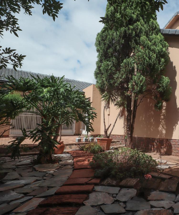 Menlyn Maine: The Exquisite Lunette Pretoria-Noord Buitenkant foto