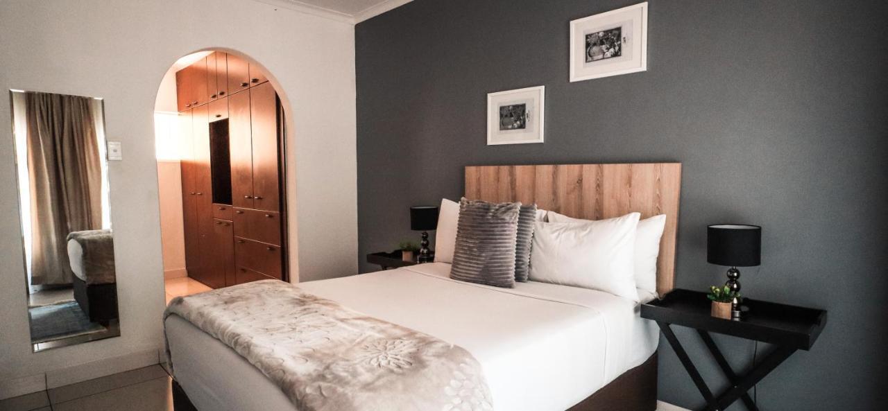 Menlyn Maine: The Exquisite Lunette Pretoria-Noord Buitenkant foto