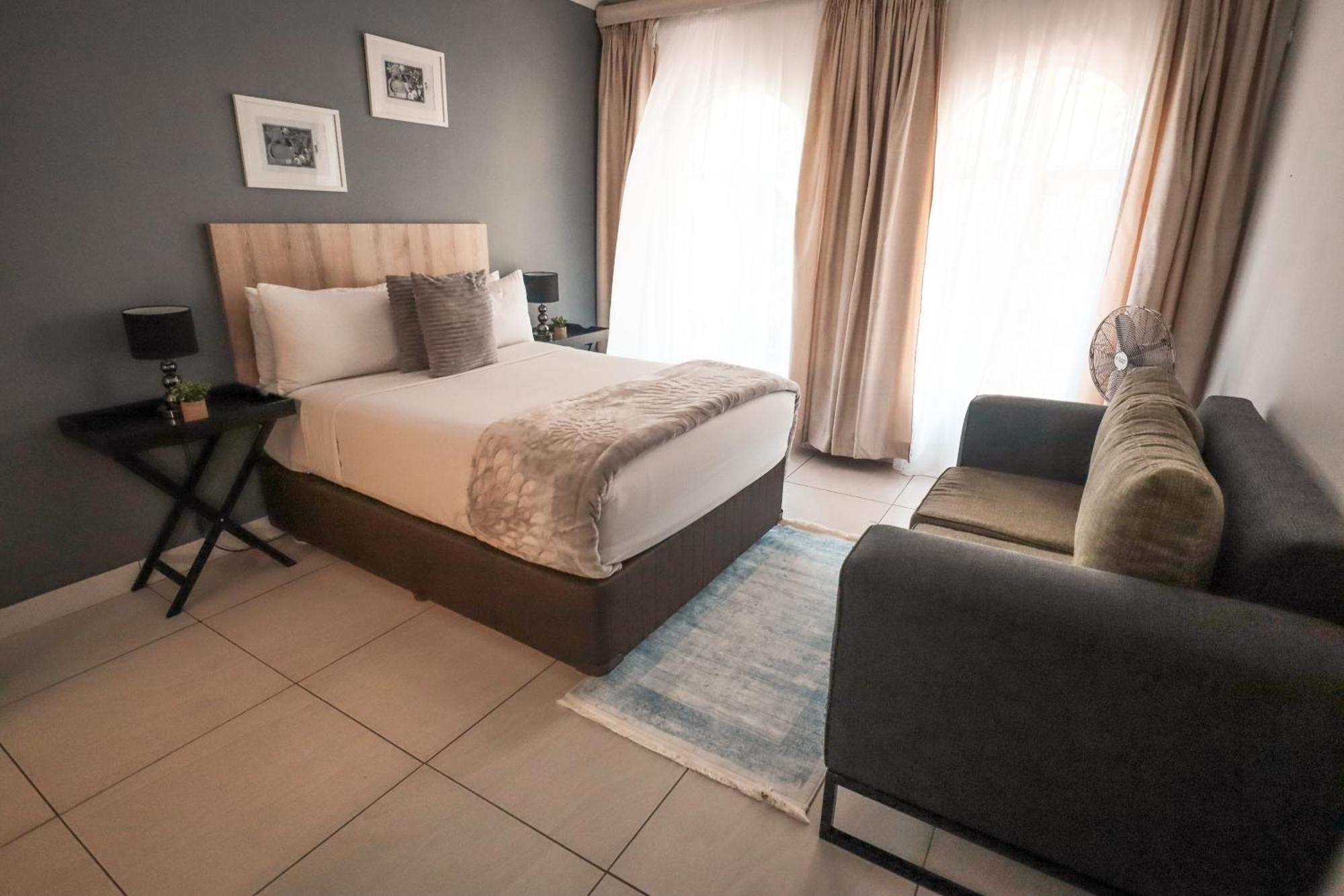 Menlyn Maine: The Exquisite Lunette Pretoria-Noord Buitenkant foto